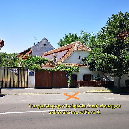 Bike House - 250-Year-Old Restored House In A Quiet Area Brasov Ngoại thất bức ảnh