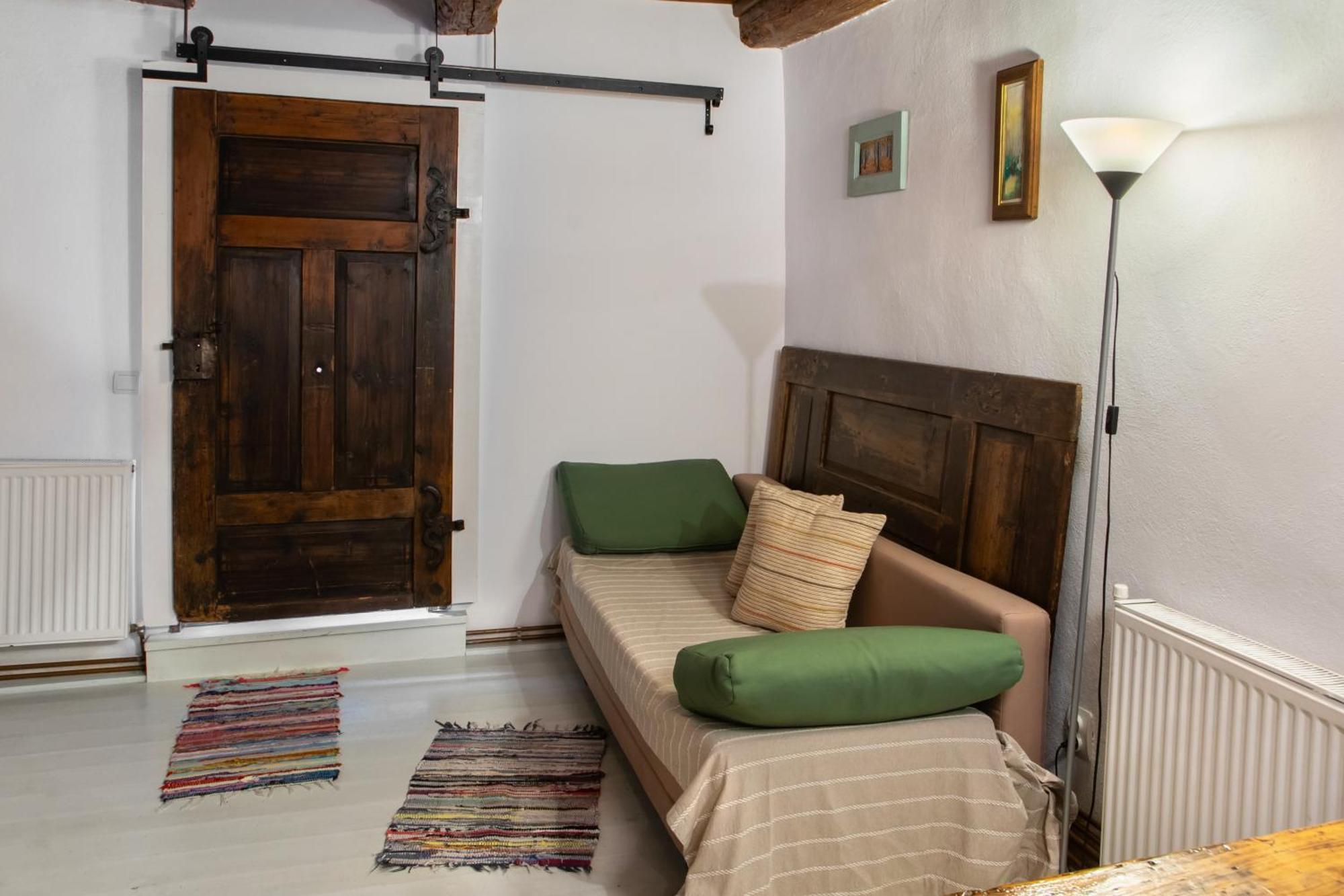 Bike House - 250-Year-Old Restored House In A Quiet Area Brasov Ngoại thất bức ảnh