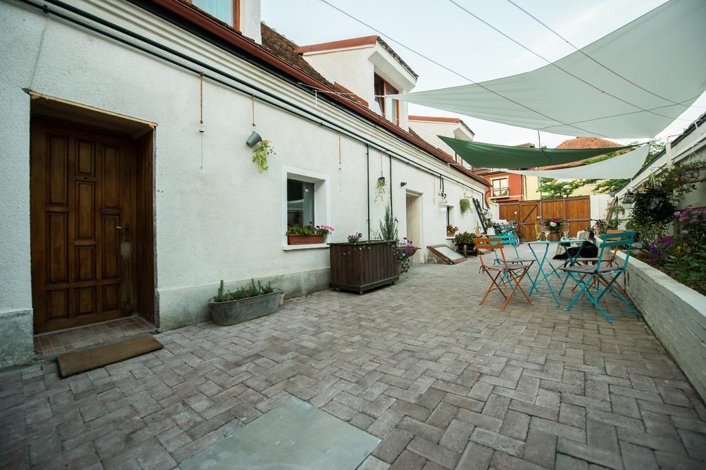 Bike House - 250-Year-Old Restored House In A Quiet Area Brasov Ngoại thất bức ảnh