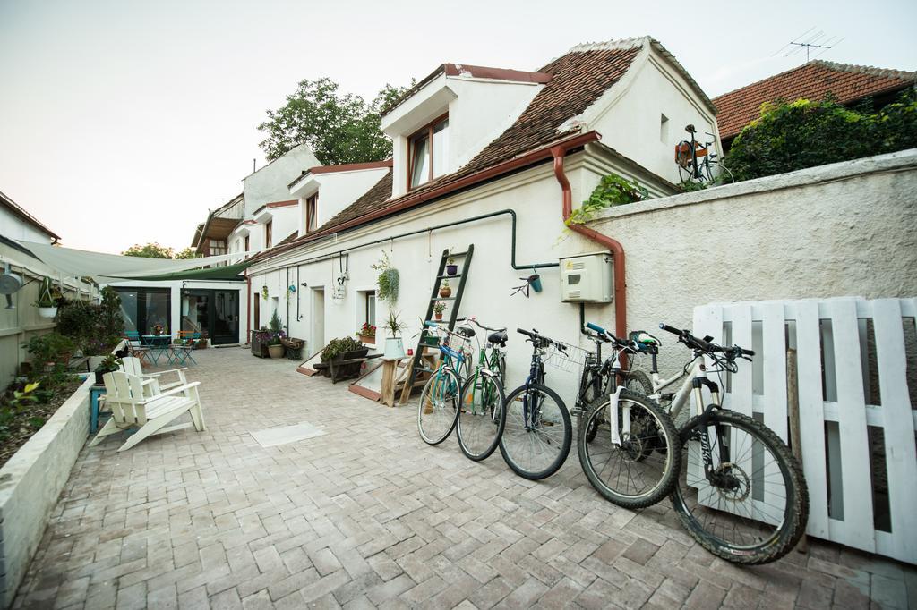 Bike House - 250-Year-Old Restored House In A Quiet Area Brasov Ngoại thất bức ảnh